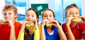 مناسب ترین تغذیه در مدرسه برای کودکان چیست؟ 