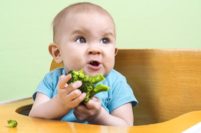 عادات غذایی کودک در سنین یک تا سه سالگی 
