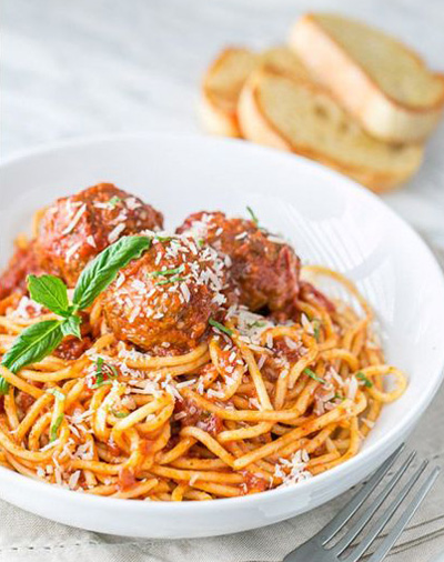  طرز تهیه اسپاگتی با سس گوجه و میت بال 